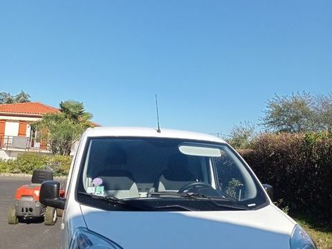 Fiat Fiorino FIORINO TOLE 1.4 8V PACK 2017 occasion Saint-Palais 33820