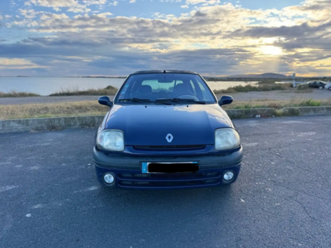 Renault Clio 1.4i Fidji 1999 occasion Caen 14000