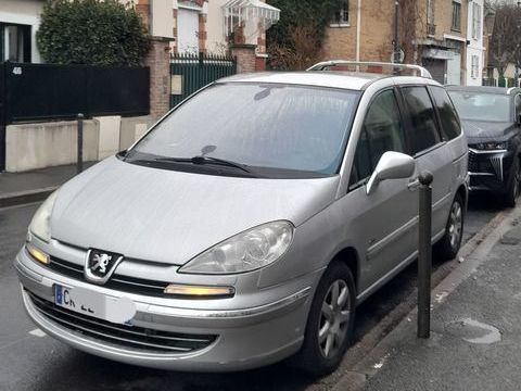 Peugeot 807 2.0 HDi 136ch FAP S&eacute;rie Sp&eacute;ciale Family 2012 occasion Versailles 78000