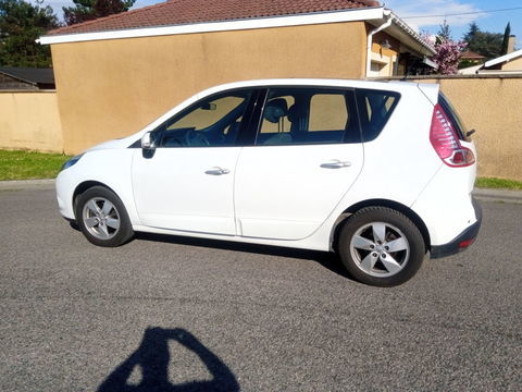 Renault Sc&eacute;nic III 2010 occasion Grenoble 38000