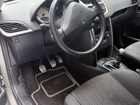 Peugeot 207 CC 1.6 VTi 16V 120ch Sport 2010 occasion Paris 75013