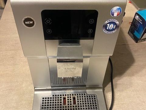 Machine Expresso Krups
220 Saint-Yrieix-la-Perche (87)