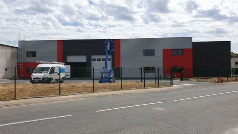   Atelier ou entrep�t, b�timent r�cent. Atelier - 3 pi�ce(s) - 330 m�