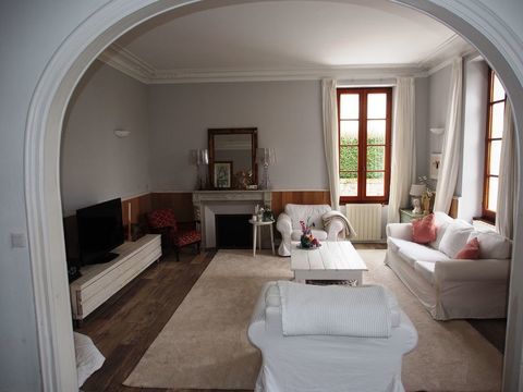   Maison de Ma�tre avec piscine 45 min du Bordeaux Maison - 10 pi�ce(s) - 266 m�