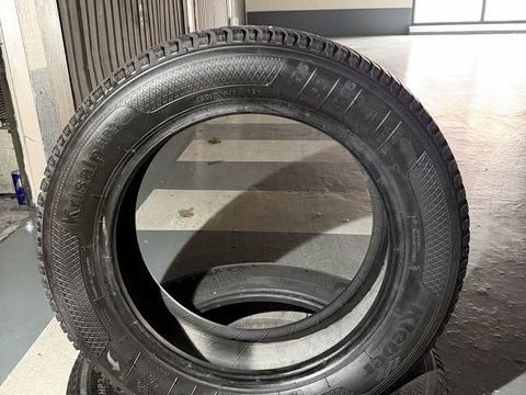 Pi&egrave;ces et &eacute;quipements Voiture Pneu voiture - roue  occasion Grenoble 38000