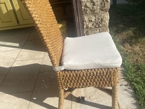 À vendre 
7 chaises en rotin 100 Maubec (84)
