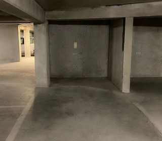  Parking / Garage � louer 12 m�