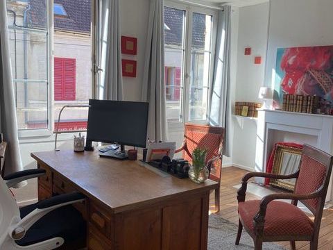   MAISON DE VILLE CENTRE VILLE MARINES 139 m2 cour jardin Maison - 5 pi�ce(s) - 139 m�