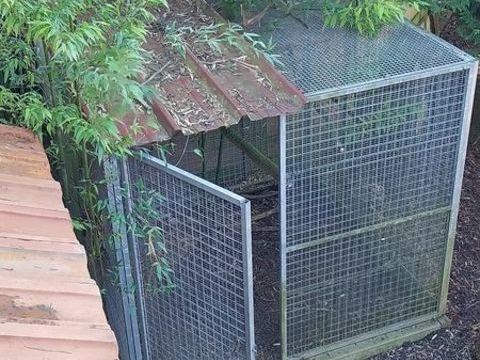 Voli&egrave;re 2 x 2 peut &ecirc;tre utilis&eacute; pour chenille 320 68320 Kunheim