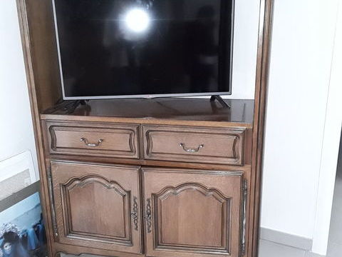 Beau buffet avec vitrine eclairage en chene 0 Marseille 12 (13)