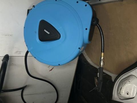 compresseur bi cylindre 3CV 100L avec enrouleur automatique air 420 24230 Lamothe-montravel