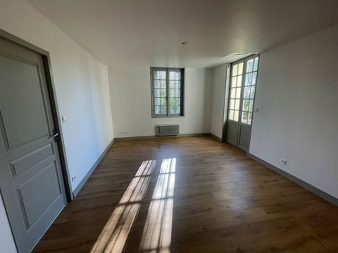   T3 SAINTES ? HYPER CENTRE  (Quartier Saint-Vivien) Appartement - 2/3 pi�ce(s) - 65 m�