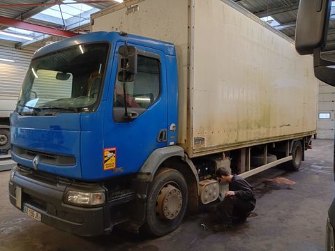 RENAULT TRUCKS Camion - porteur > 3,5 t 2005 occasion Chartres 28000