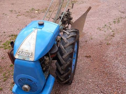 Mat&eacute;riel Agricole / Viticole Mat&eacute;riel Agricole / Viticole 1963 occasion Ambierle 42820