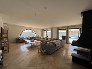  Maison � vendre 9 pi�ces 318 m�