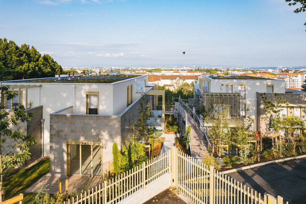   D�cines-Charpieu (69150)