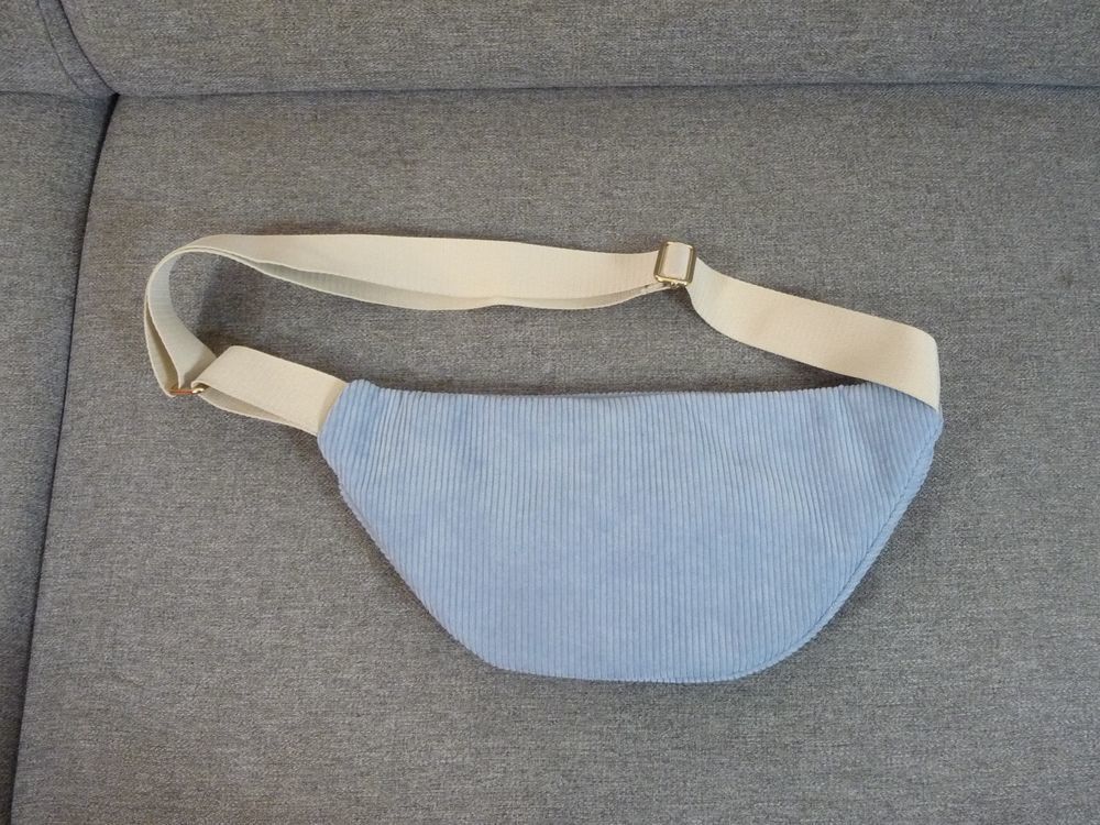 Sac Banane en Velours Bleu Ciel avec 2 Poches Zipp&eacute;es Maroquinerie