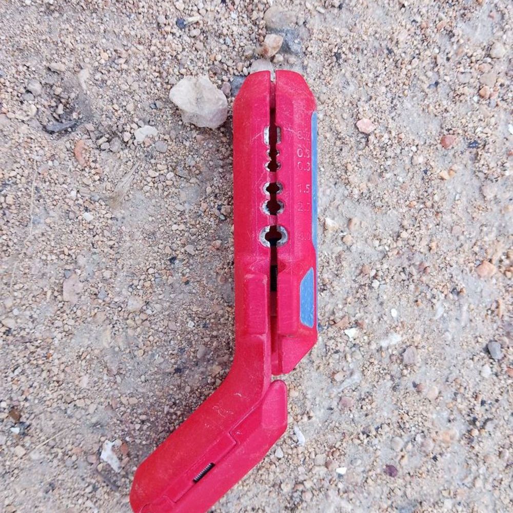 KNIPEX ErgoStrip Outil &agrave; d&eacute;gainer droitier Bricolage