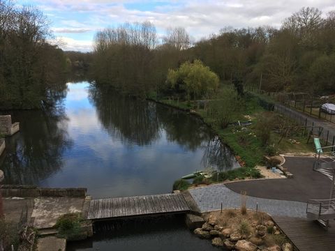   Appartement spacieux et lumineux dans moulin bord de Loir
Appartement - 4 pi�ce(s) - 96 m�