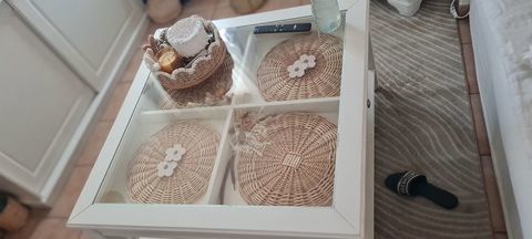 Grande table basse de salon blanche à tiroirs vitrés Saint-Estève (66)
