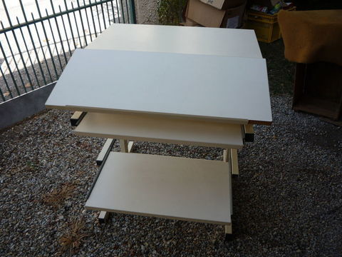Table à dessin/architecte
75cm x 79cm
h 84cm 65 Castres (81)