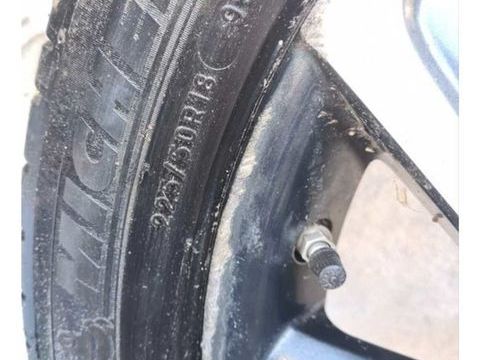 Pi&egrave;ces et &eacute;quipements Voiture Pneu voiture - roue  occasion Al&egrave;s 30100