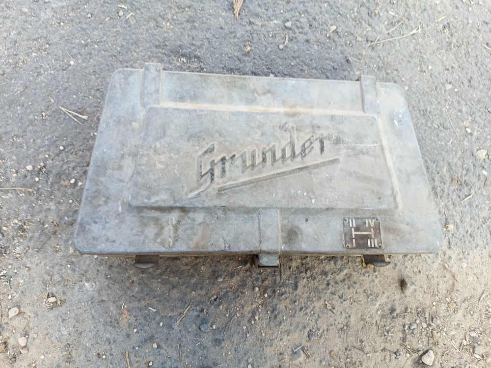 Boite outil tracteur motoculteur grunder d'origine Bricolage
