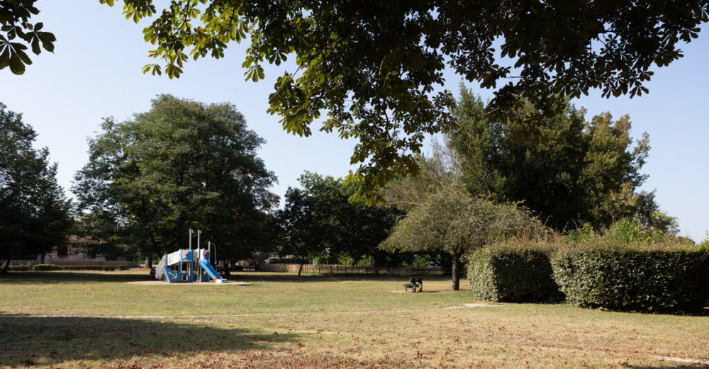   Ambar�s-et-Lagrave (33440)