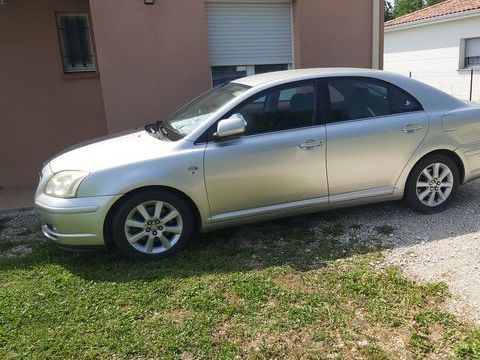 Toyota Avensis 115 D-4D Lin&eacute;a Terra 2005 occasion Bias 47300