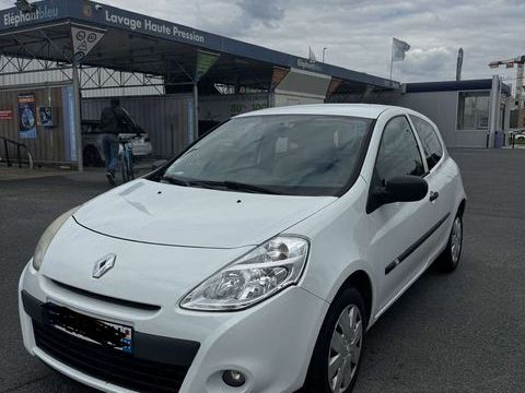 Renault Clio III CLIO III SOCIETE DCI 90 ECO2 AIR EURO 5 2011 occasion Sermaise 91530