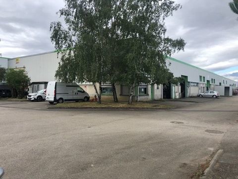  local  d 'activite Lyon Nord 420 m2 39000 69730 Genay