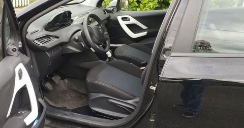 Peugeot 208 1.0 VTi 68ch BVM5 Like 2014 occasion Lapalisse 03120