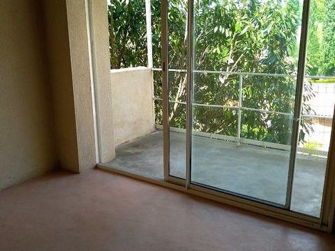   belle maison en pierre dans un village ,son terrain ombrag� Maison - 6 pi�ce(s) - 110 m�