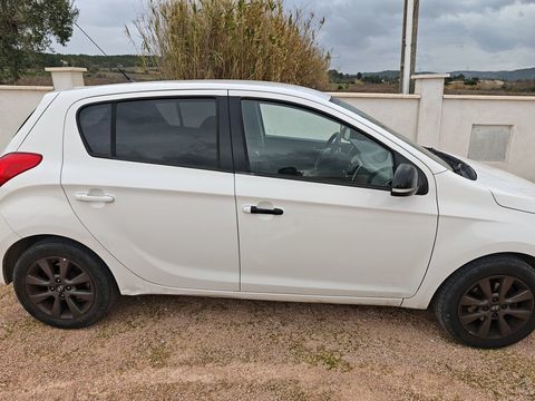 Hyundai i20 1.2 85 Pack GO! Brasil Plus 2014 occasion Martigues 13500