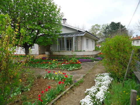   Maison � VILLENEUVE D'AVEYRON Maison - 6 pi�ce(s) - 180 m�