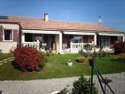    2 pi�ces tout confort dans villa entr�e ind�pendante Appartement - 2 pi�ce(s) - 50 m�