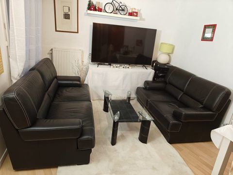Salon complet en cuir véritable + table basse 640 Nanterre (92)