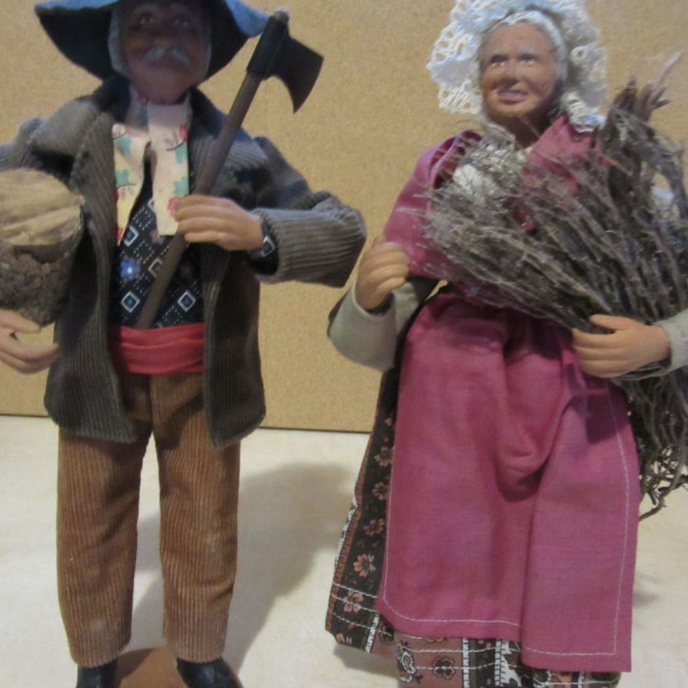 Lot de santons habill&eacute;s traditionnels 