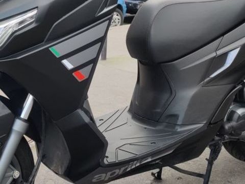 Scooter APRILIA 2022 occasion L&eacute;ry 27690