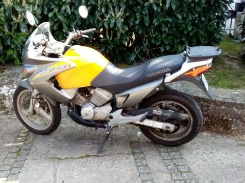 Moto HONDA 2004 occasion Survilliers 95470