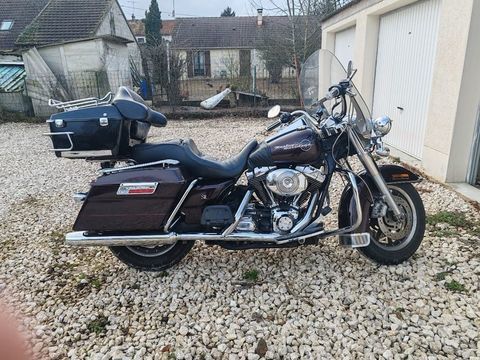 Moto HARLEY-DAVIDSON 2005 occasion Doue 77510