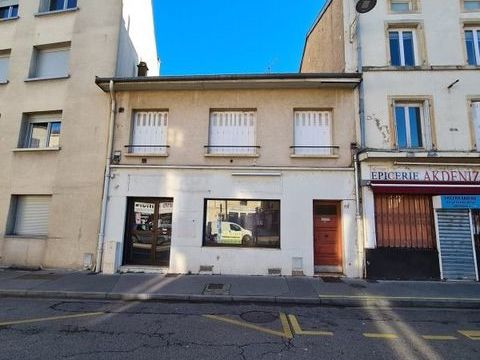 Local avec vitrine sur rue un bloc sanitaire avec bur... 683 54000 Nancy
