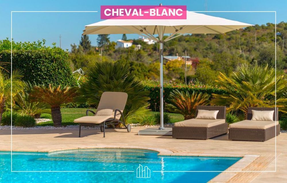   Cheval-Blanc (84460)
