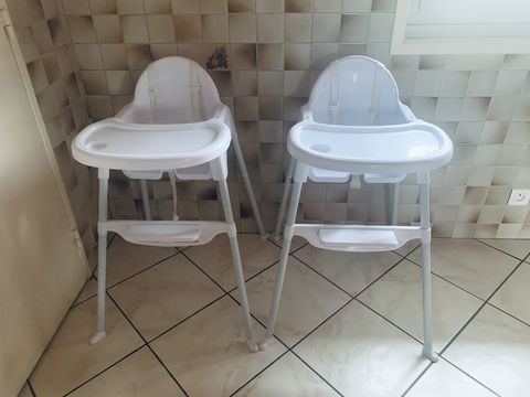 2 chaises hautes enfants 50 Cranves-Sales (74)