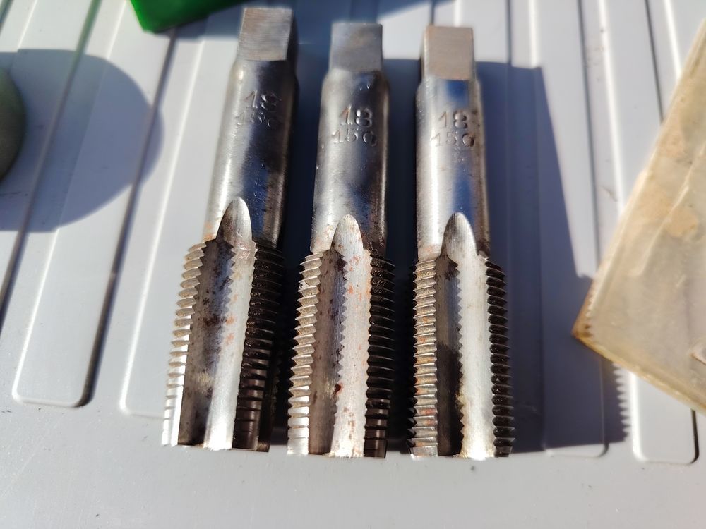18x150 jeu tarauds filiere Bricolage