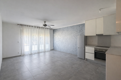   Location Appartement Appartement - 4 pi�ce(s) - 82 m�