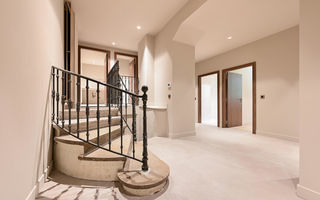  Appartement � louer 4 pi�ces 155 m�