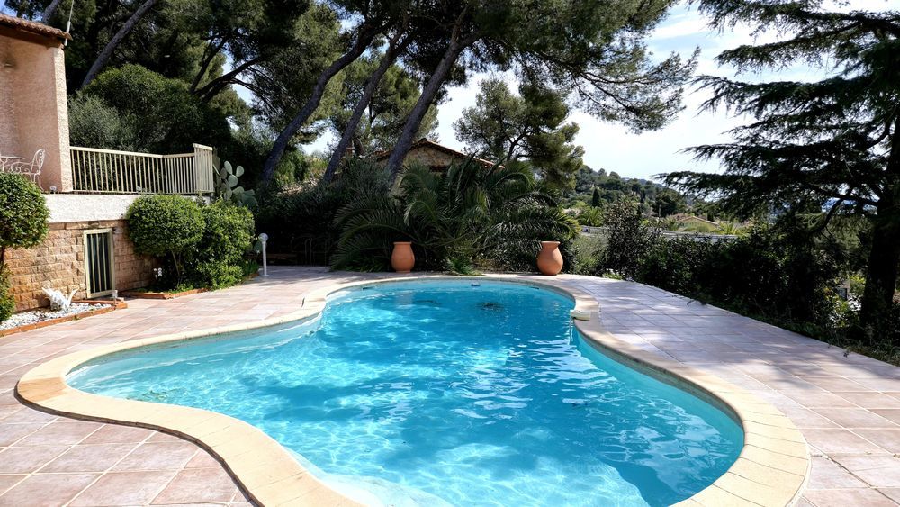 � vendre  Maison Carqueiranne (83320)