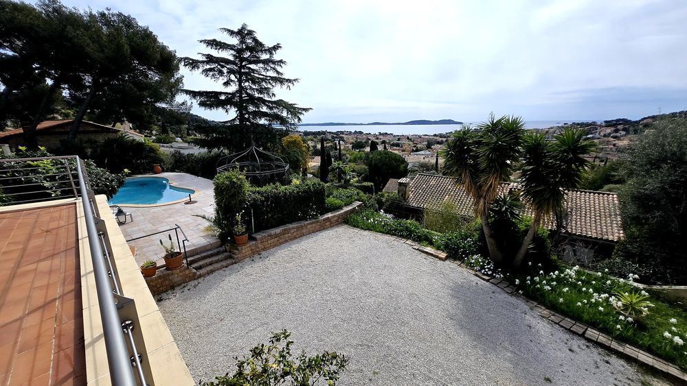 � vendre  Maison Carqueiranne (83320)