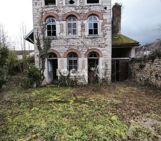  Immeuble � vendre 610 m�